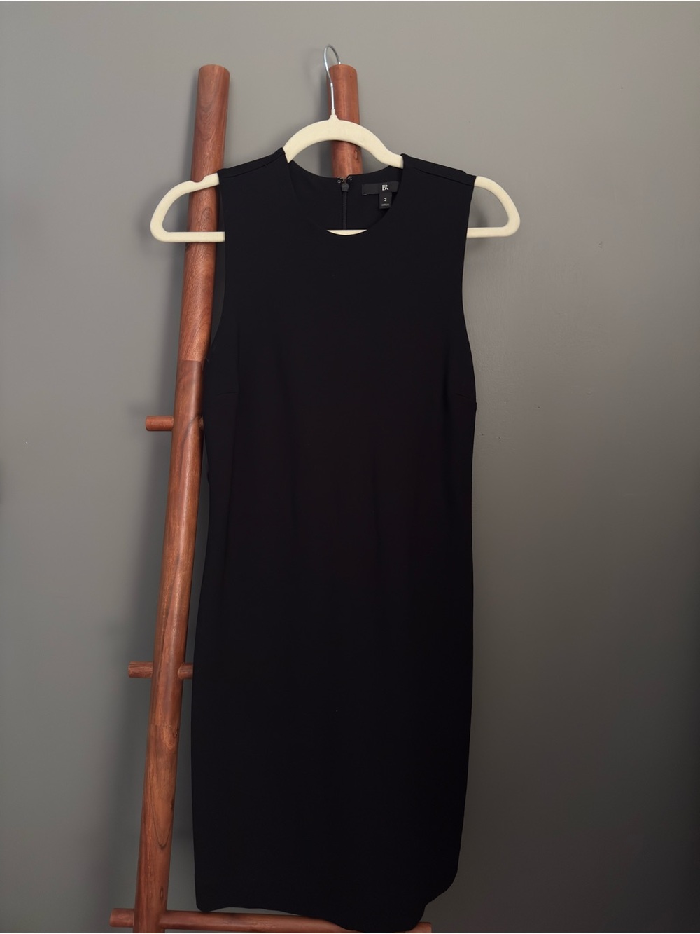 LIKE NEW Banana Republic Everywhere Ponte Sheath Black Dress (Size 2)
